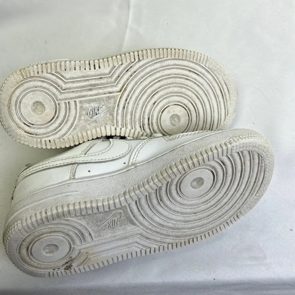 Nike Air Force 1 White Low Leather Sneakers Boy's or‎ Girl's Size 11